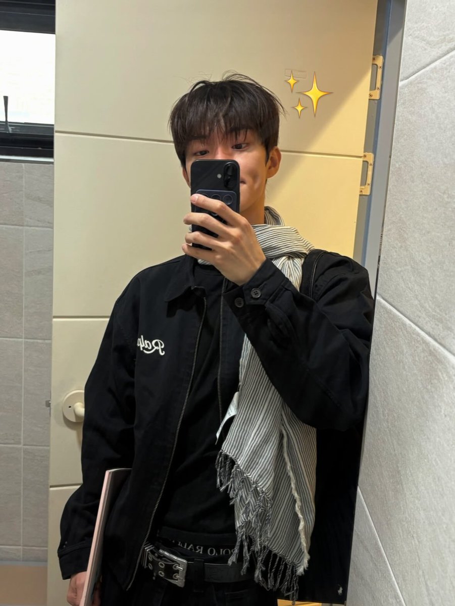 ɴᴏᴡ ᴘʟᴀʏɪɴɢ : ǫ tweet media