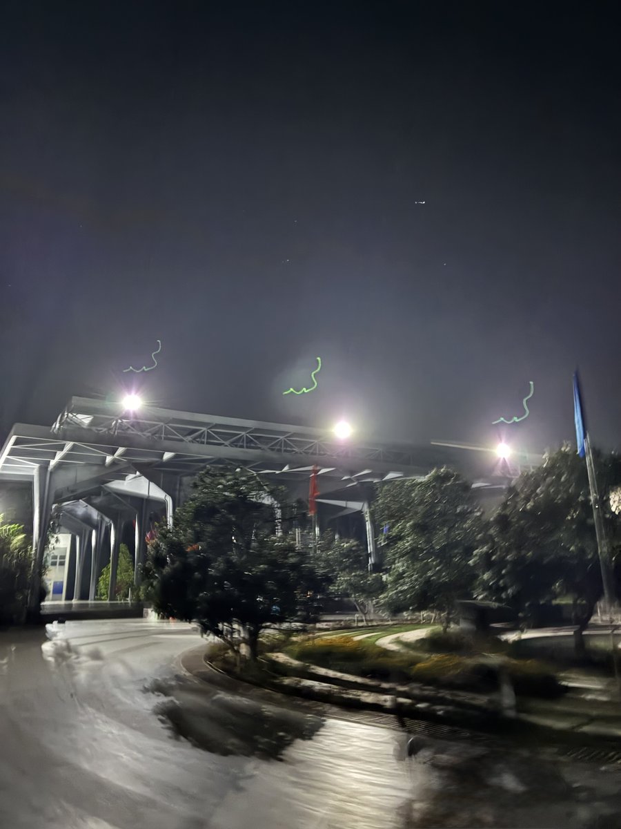 Shishirr18's tweet image. Built MyReports 🏥 at BuildWithAI a 24hrs Hackathon at Presidency University.
doctors upload reports directly to patients. everything stored digitally in one place. AI explains it all in plain english.
no more carrying files to every doctor visit.

#BuildWithAI #24hrsHackathon