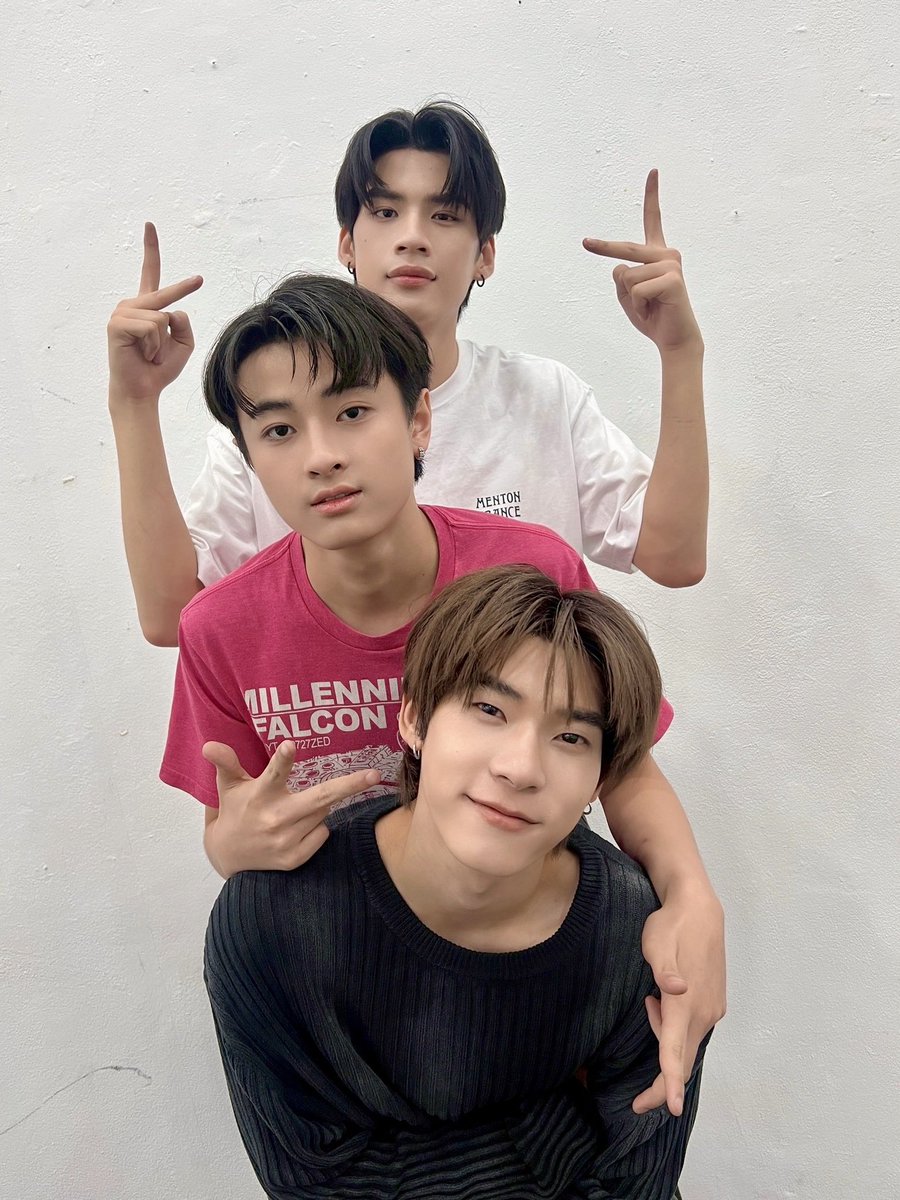lyknful's tweet photo. never let yourself get too attached to some silly trio!! 💔 https://t.co/YhDEad5eBz