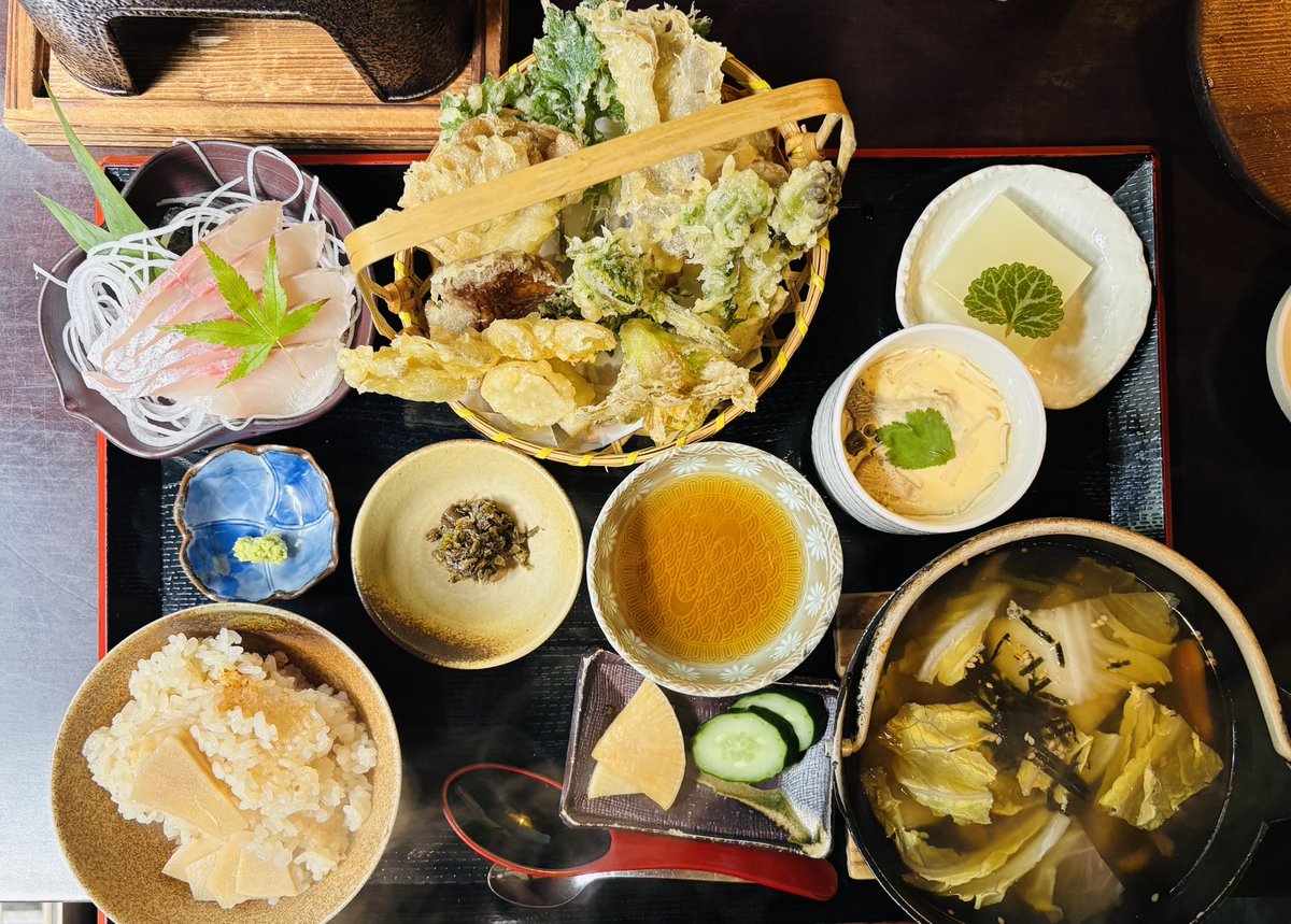 ネコまじん tweet media