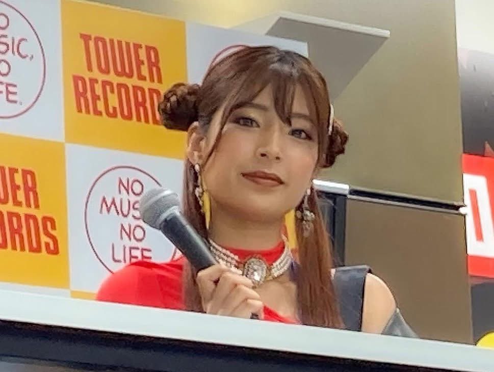 PixySato's tweet photo. 2021年4月18日
タワーレコード名古屋パルコ店にて。musheream のインストアライブでした。
有給休暇取って行ったよ😅
Mary😍
Tina😍
Sao😍
@fujimary_6
#towerrecords #instorelive #musheream https://t.co/uIPhbegMRb