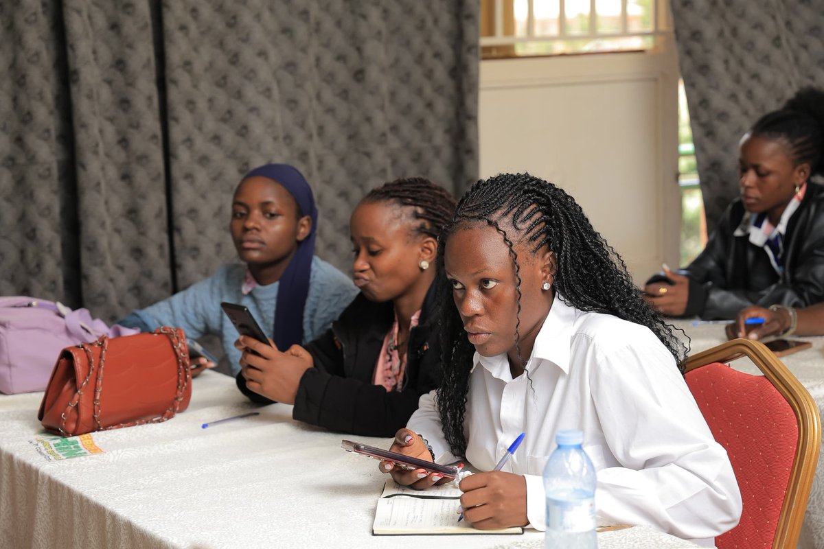 Rotaract District 9214 tweet media