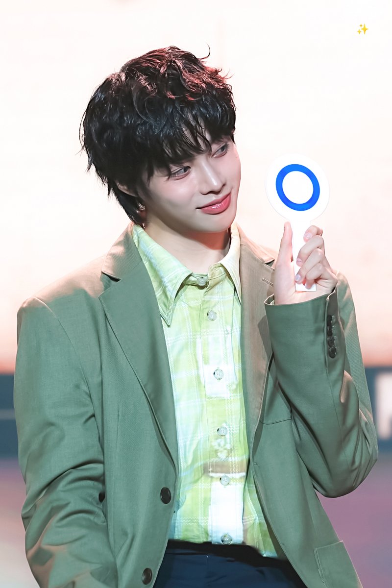 라잇 tweet media