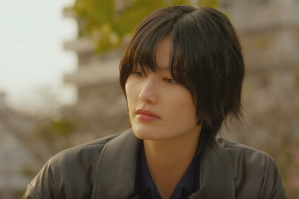 『夫婦別姓刑事』　
なんだこのタイトルと思って見るつもりなかったけど、ギリギリで予約に踏み切った。　
で、　笑えた。　
これは今後も楽しみ。

橋本愛さん相変わらず美人だ。
スーツでポケットに手を突っ込んでるのとかほんとかっこいい。

フジ　火曜　９時

#夫婦別姓刑事 #橋本愛