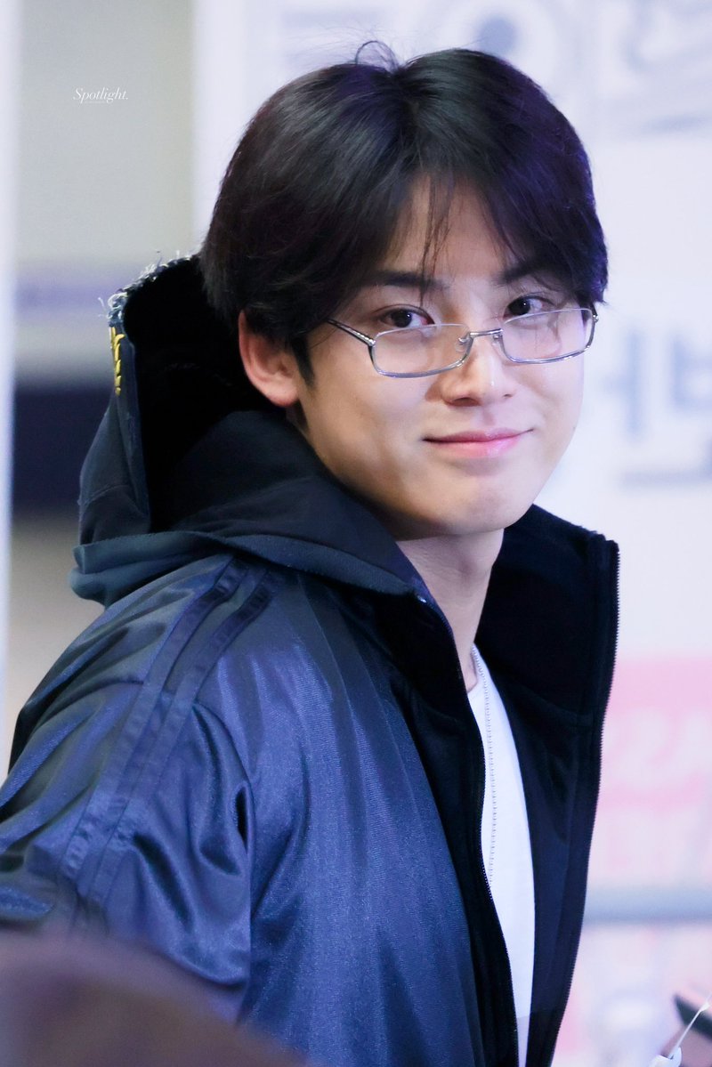 𝘚𝘱𝘰𝘵𝘭𝘪𝘨𝘩𝘵 tweet media