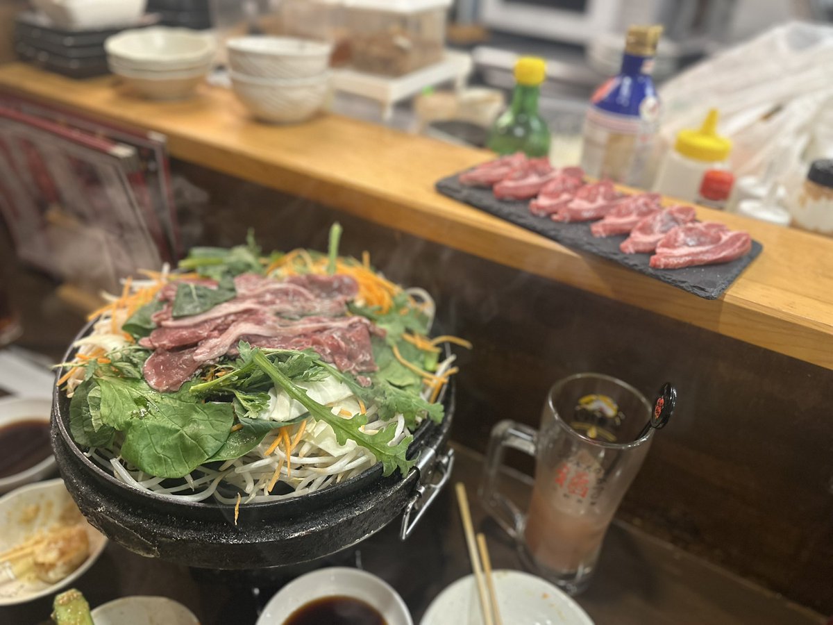 E8B2cy's tweet photo. 昨日は娘とご飯
今日は渋谷でジンギスカン

野菜山盛りにラムをのせて
ひたすら焼いて食べるだけなのに、なんでこんなにうまいんだろ

いいリフレッシュになった
またポーカー戻ります https://t.co/KQvurmuCIz