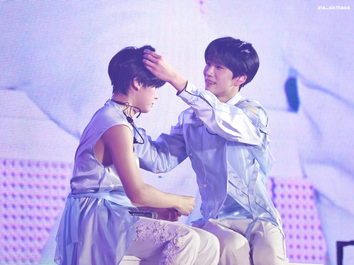 𝚉𝚒𝚊² tweet media