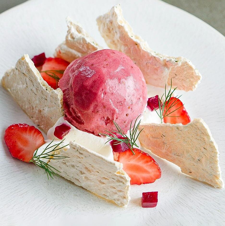 Fashion Press tweet media