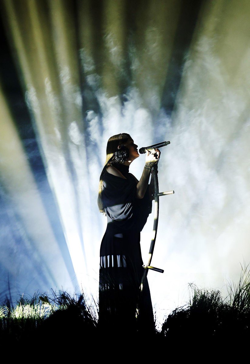 the girl anachronism tweet media