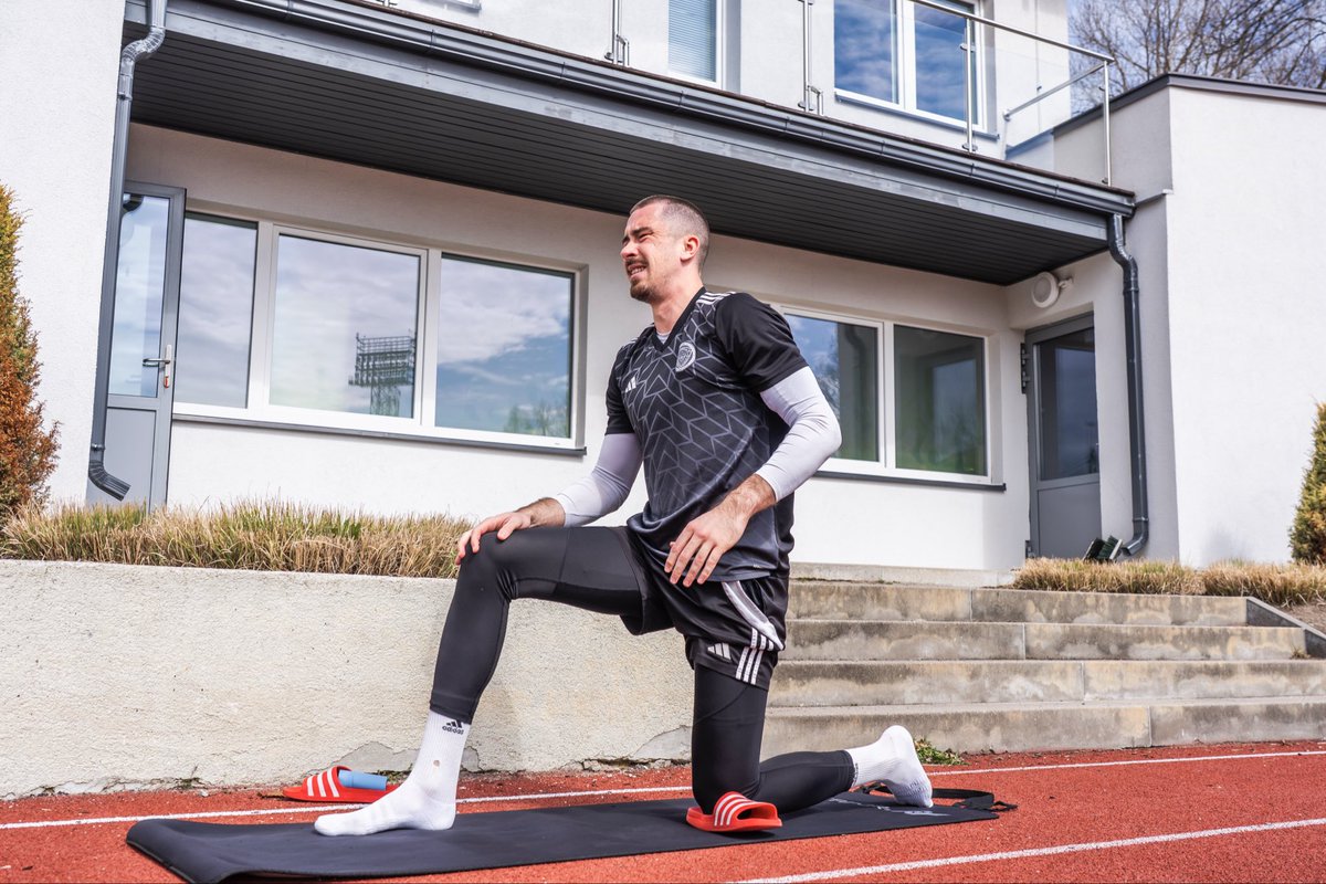 RigaFC_Official's tweet photo. Tiešraide https://t.co/fLauOdodX5 un TV4!👊🦁⚽️ https://t.co/sfm52ZkcT1