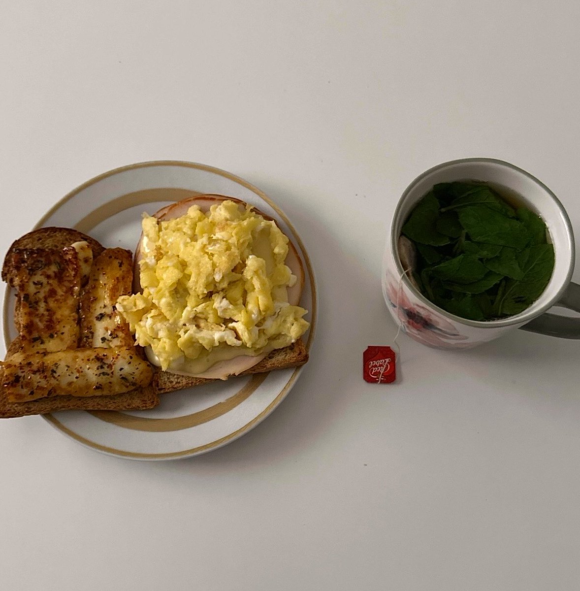 h dealing w her thoughts tweet media