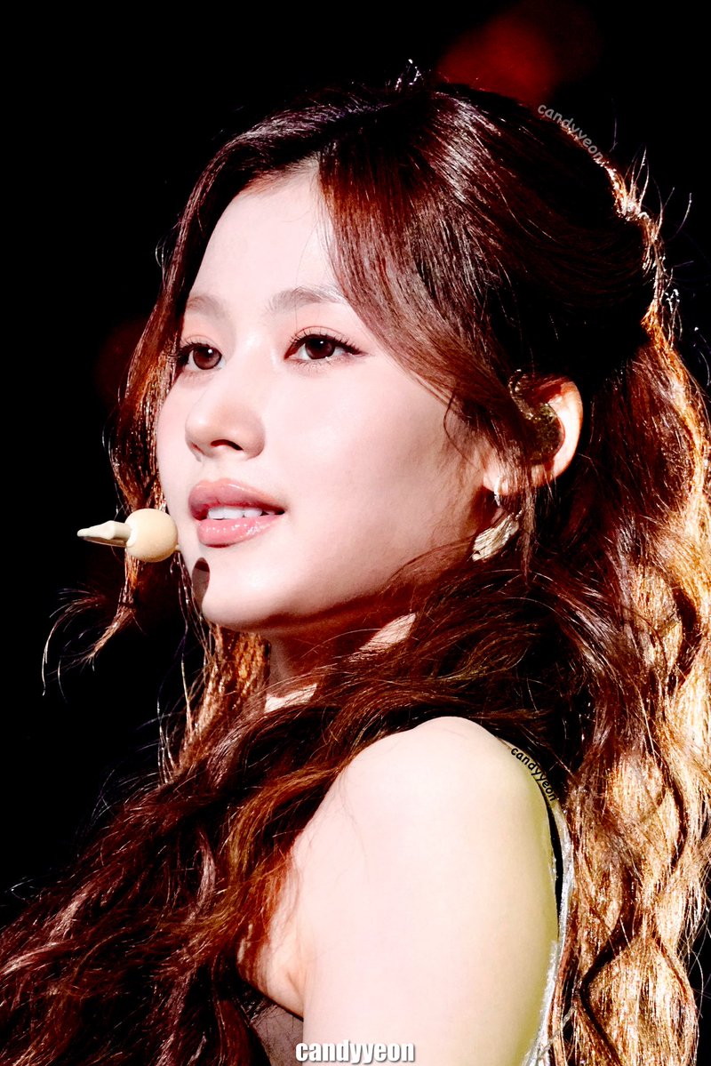 251206 HONG KONG

#TWICE #트와이스 #SANA #サナ #사나 
#TWICE_THISISFOR_WORLD_TOUR