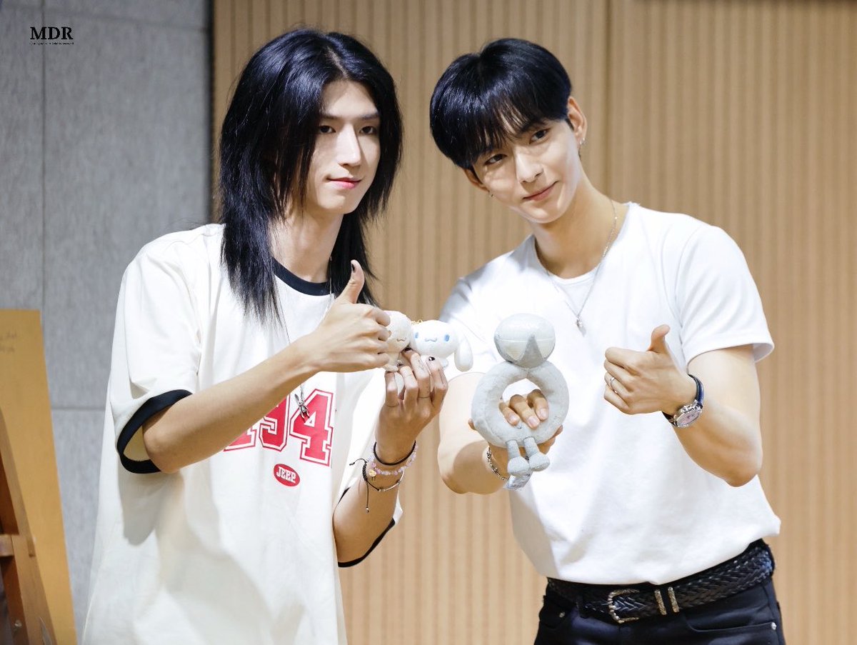 260418 팔찌왕과 시계왕 

#XdinaryHeroes #엑스디너리히어로즈 #엑디즈 #JunHan #한형준 #준한 #오드 #Ode #무해즈