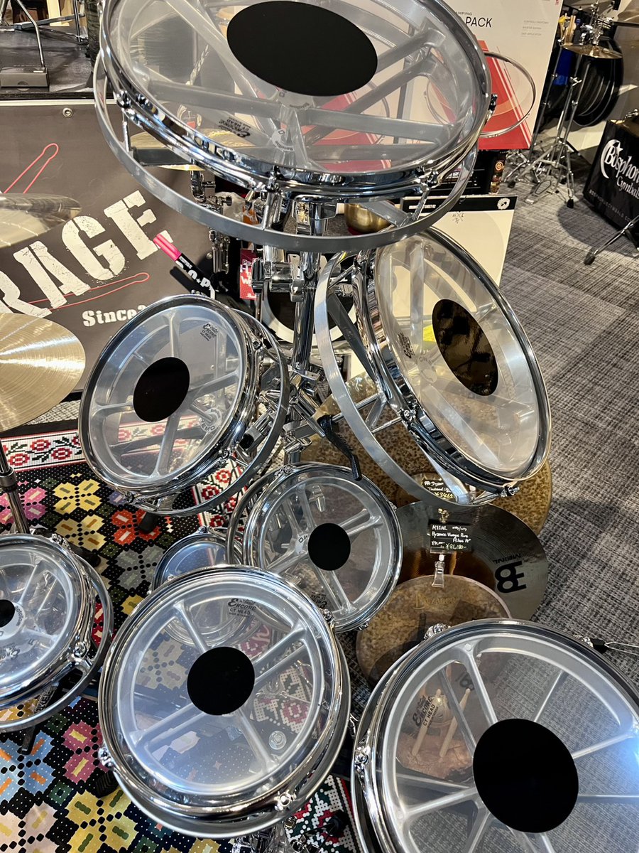 s_drumgarage's tweet photo. §※良い子はマネしないでね

ロートタムの木出現!!
もはやインテリアにも使えそうな外観...
※展示用です、楽器は正しく使用しましょう... https://t.co/PLgrcWVET6