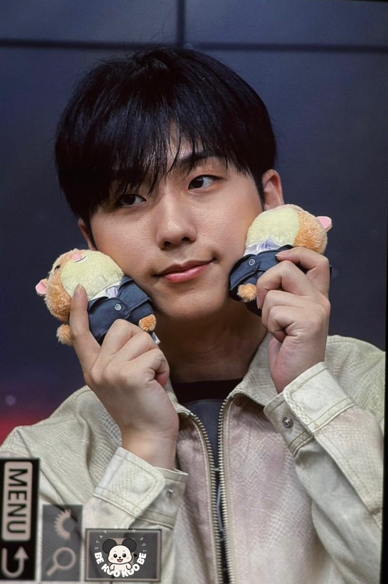 20260418 대면 팬싸 Pre.

🐹🐹🐹

#엑스디너리히어로즈 #XdinaryHeroes 
#건일 #Gunil