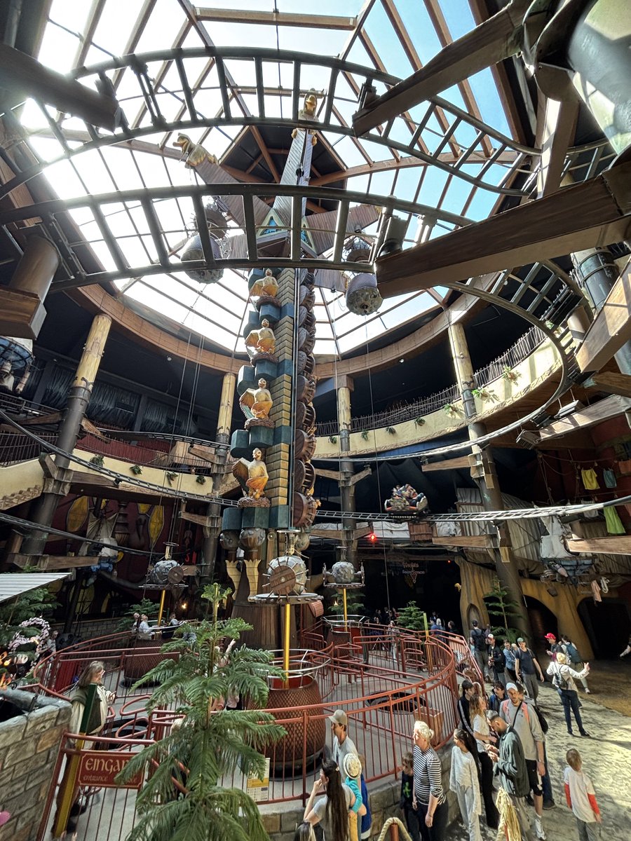 Themagical's tweet image. Next coaster! Winjas Frar and Force, a double Maurer spinning coaster. Love the indoor area of Wuzetown #phantasialand #wuzetown #phl #maurer