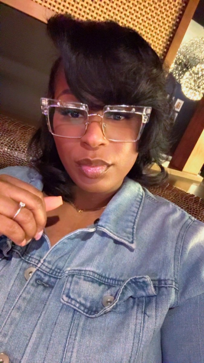 MeChellee_'s tweet photo. 🤭 https://t.co/2wzzNUwRsw