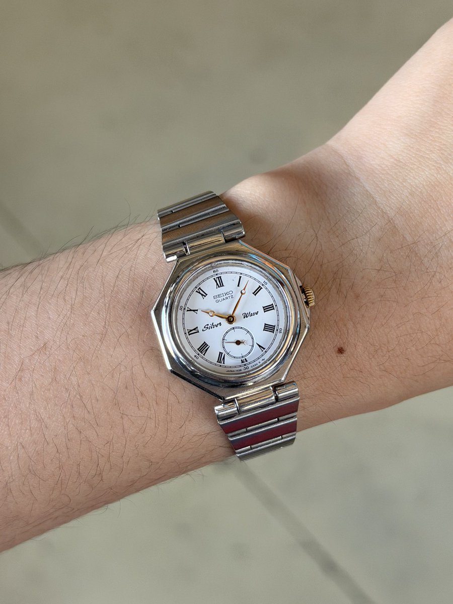 mateorndell's tweet photo. Seiko Silverwave ‘Octagon’ Ladies Quartz

SOLD 🏷️

Instagram: Shared Time Manila⚙️✨
#Seiko #Rare #Silverwave #Octagon https://t.co/90Qb1vT8yY