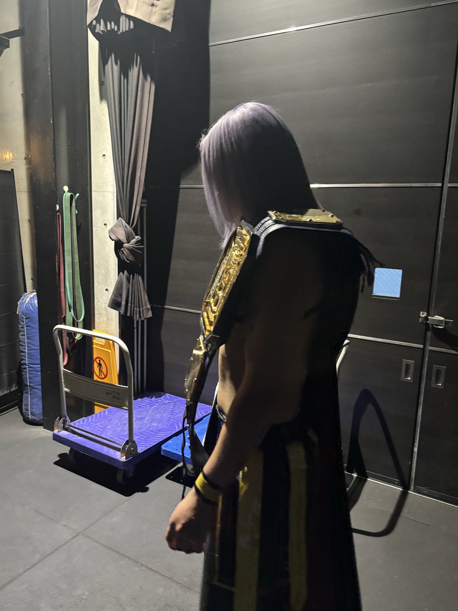 さらば大阪。
な？俺らはかっこ良かっただろ？
明日も同じ結果になっちまうぞ。

それは俺らが魅せるということ、
その上で俺が広島を堕とすということ。
今から向かおうか、待っとき。

なに笑てんねん

#pw_jto #俺に堕ちろ #Fall_for_me