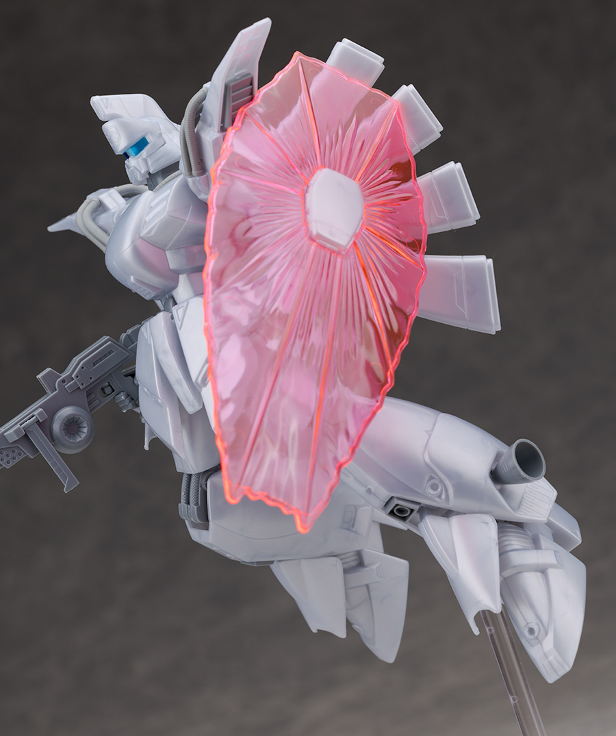 ガンプラの山を崩せ／星丸 tweet media