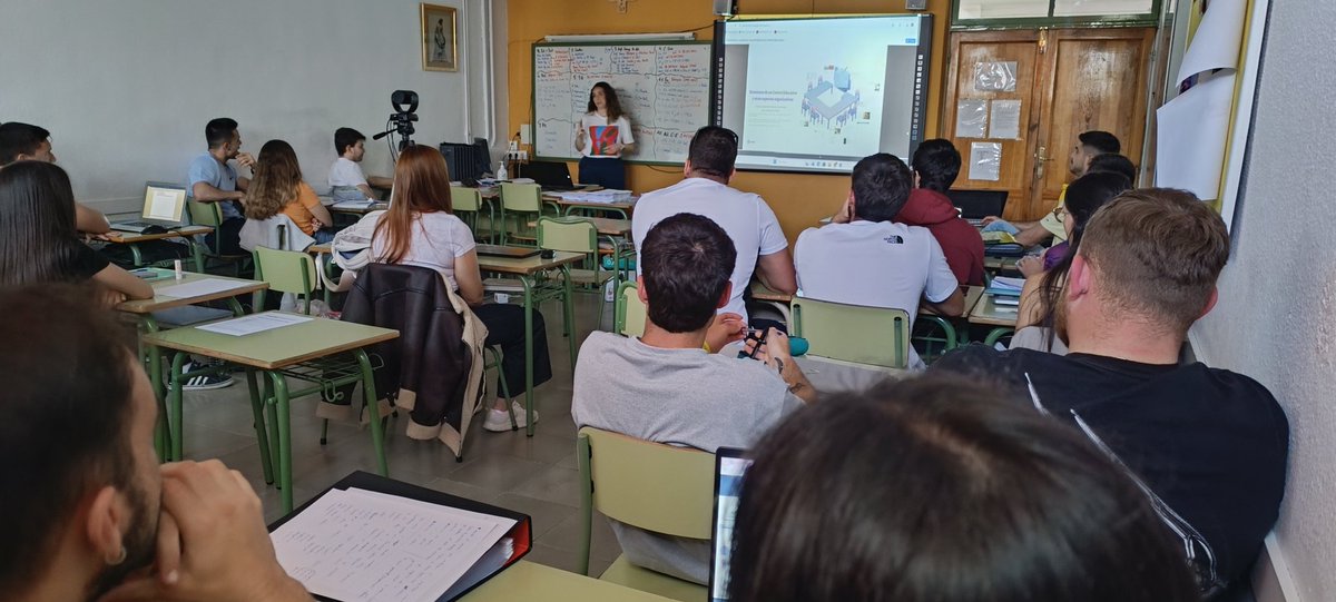 LParticipar's tweet photo. 🚨🚨Ayer tuvimos en clase una Máster Clase con una alumna muy TOP, María Balderas. Ella aprobó con nosotros hace una década y nos habló de aspectos de los centros relacionados con SUPUESTOS PRÁCTICOS super interesantes. ¡Una pasada! Muchas gracias María por darnos tu experiencia. https://t.co/9npwNZroEz