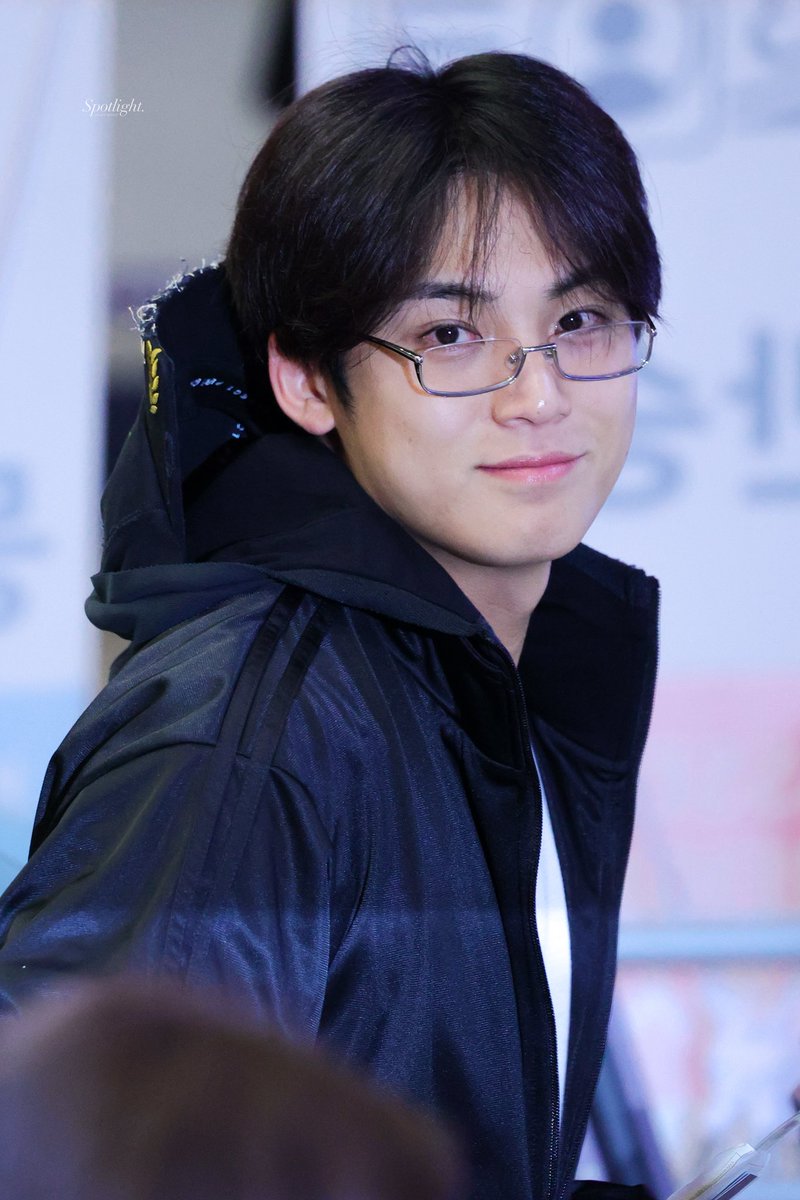 mingyu pics tweet media