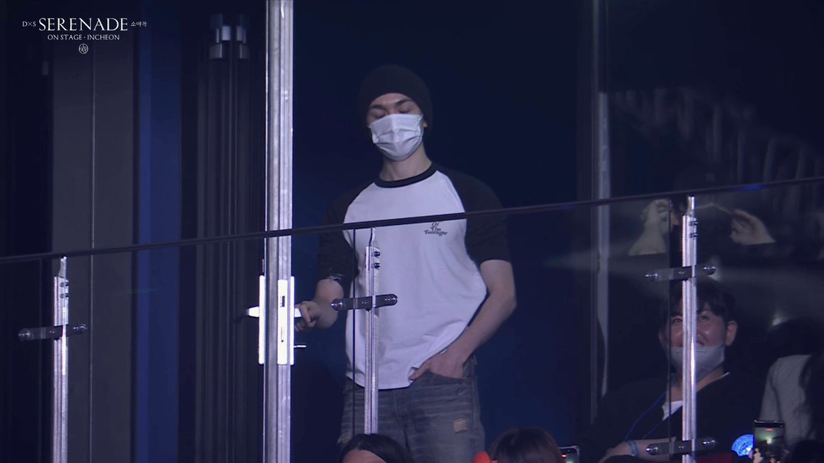 34. "버논아 올라잇 피처링 해준 거 기억나?"
(끄덕끄덕)
"오늘 볼만해?"
(끄덕끄덕)
"먼저가지마 있다 가"
(끄덕끄덕)
"사랑한다"

하트해줌

"버논이가 왠일로 사랑한다고 해주네ㅎ"