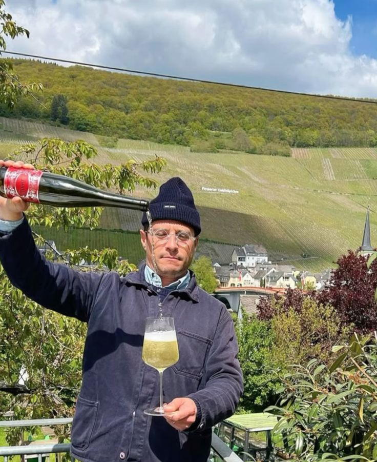 my gf is onramping some fiat for the first time this year to buy some $unc

maybe this is a sign