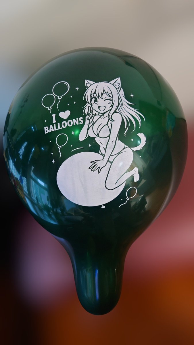 nonoka_balloon's tweet image. Really a big Geo donut. A C24 for comparison.
#balloon #風船フェチ #Looner #SPH4YOU