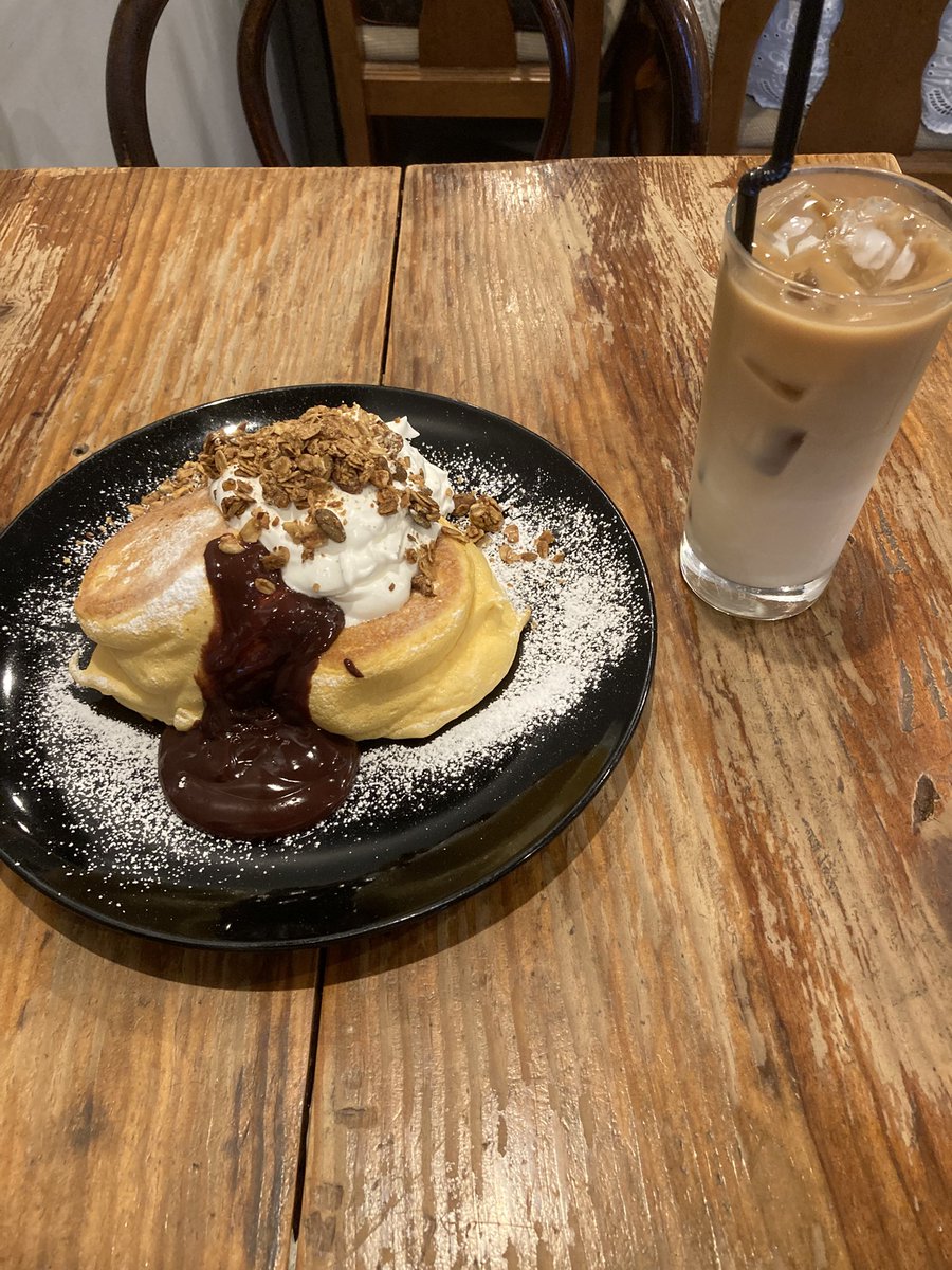 matatabioil's tweet photo. ニノーバルコーヒー 本店
チョコレートソース パンケーキ
ふわふわで美味しかった！ https://t.co/FMDUEnDU3H