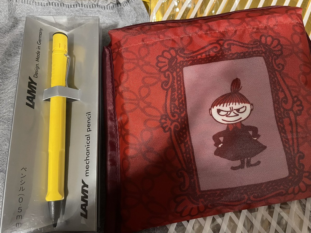 BDぱーちー有難う🫶プレゼント有難う🎁🎁
子供からはLAMYのシャーペンを貰いました😭使いまくる！