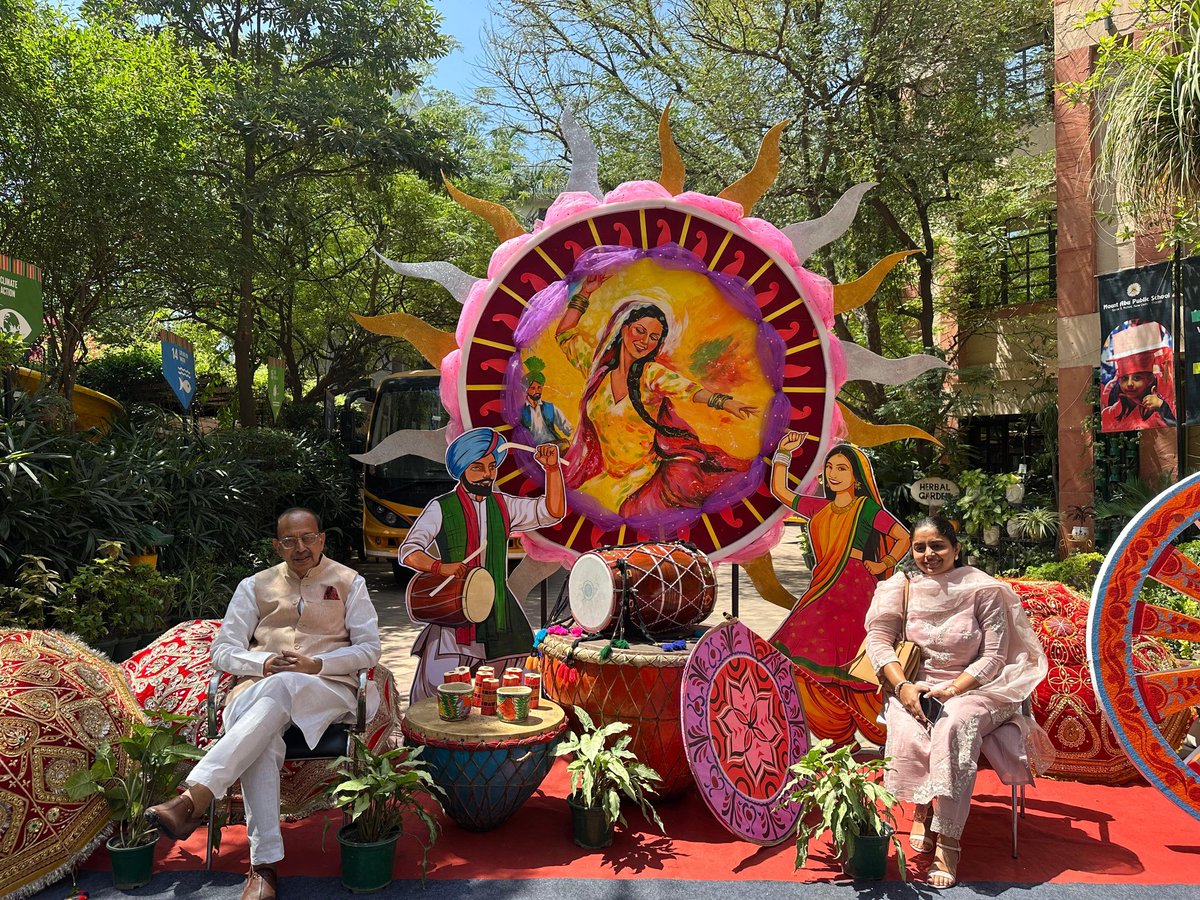 VijayGoelBJP's tweet image. I was elated to visit Mount Abu Public School, Rohini, Delhi today, a place that beautifully blends #tradition, creativity, and modern education under one roof.
My kudos to Principal Ms. Jyoti Arora for the warm welcome and gracious hospitality. It was inspiring to witness the