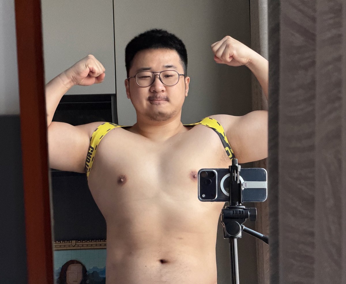 闻人浮凉 tweet media