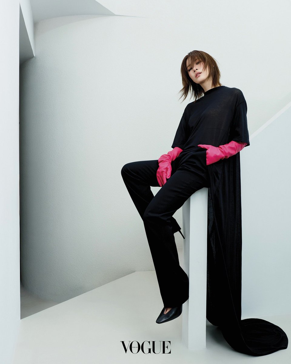 Vogue Thailand tweet media