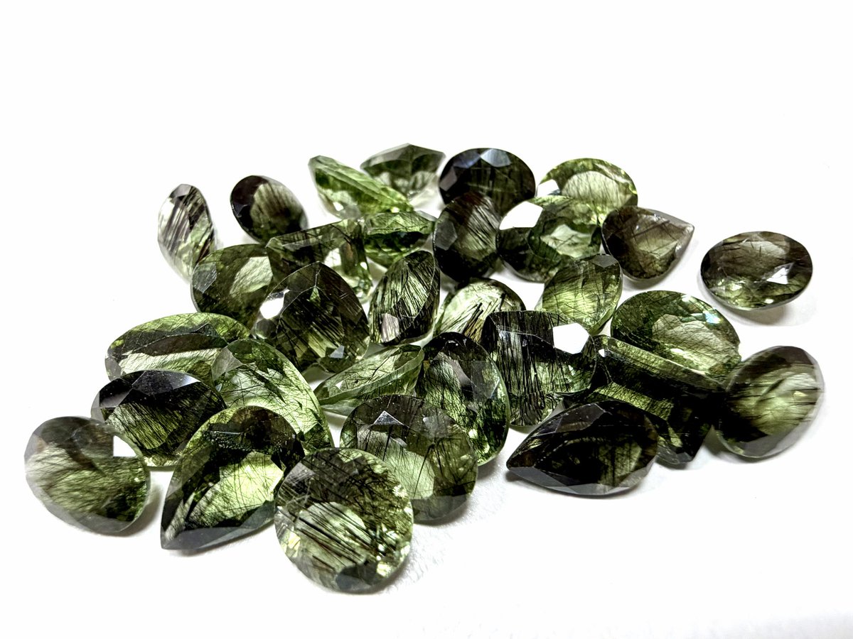 たからいしルース tweet media