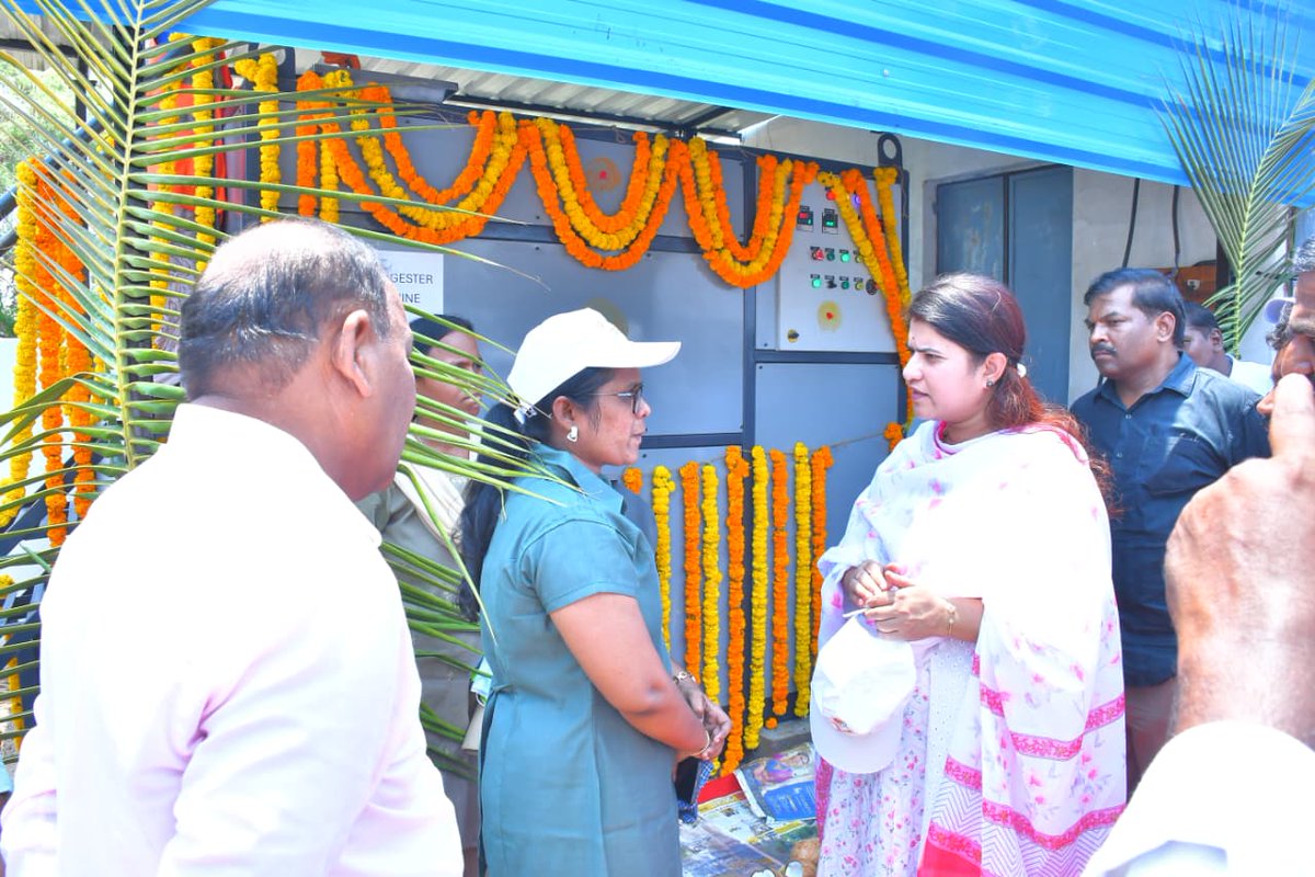 deiprknl's tweet image. District Collector G. Rajakumari inaugurated a modern Bio-Digester unit worth ₹17 lakh at Ponnapuram Colony, Nandyal, under the Swarna Andhra - Swachh Andhra programme for scientific wet waste management. #Nandyal #SwachhAndhra
