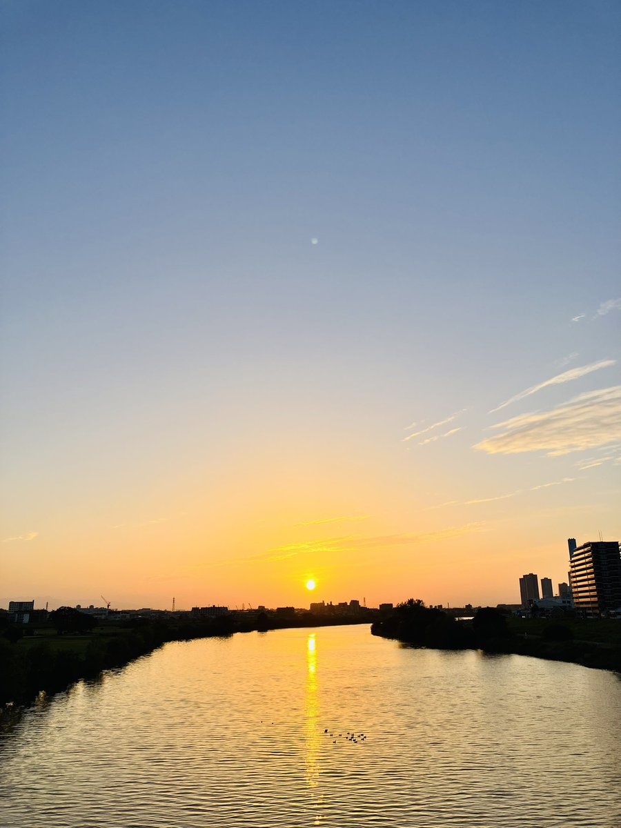 hiro77EN's tweet photo. いつものRUN
3ヶ月 まともに走ってなかったから
戻すのがキツい💦

夕陽がキレイだった。

いつかの たらこスパゲティ
シンプルイズベスト笑 https://t.co/XYTCraHUHW
