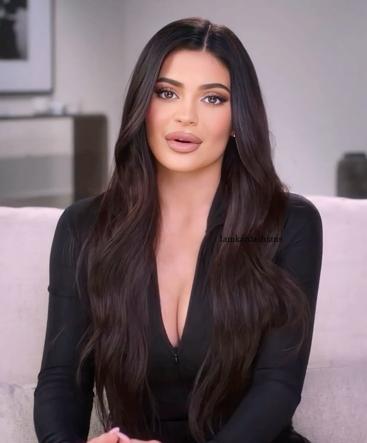 _BrokenStarr's tweet image. The female names the internet searched nonstop each year 👀🔥
2014 — Mia Khalifa 🇱🇧🇺🇸
2015 — Kim Kardashian 🇺🇸
2016 — Kylie Jenner 🇺🇸
2017 — Selena Gomez 🇺🇸
2018 — Ariana Grande 🇺🇸
2019 — Lana Rhoades 🇺🇸
2020 — Addison Rae 🇺🇸
2021 — Bella Poarch 🇵🇭🇺🇸
2022 — Amber Heard 🇺🇸
2023 —