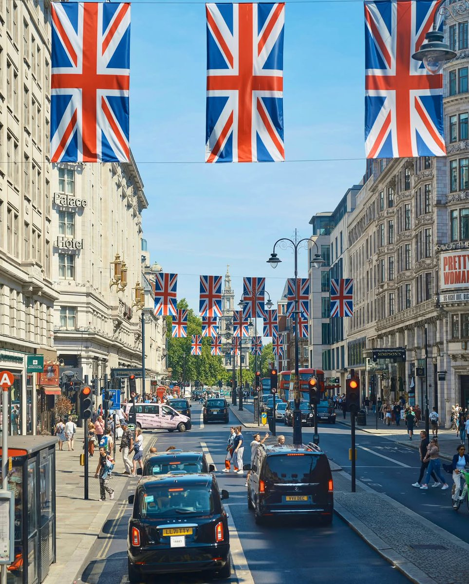 CityScapesNC's tweet photo. London, UK 🇬🇧 https://t.co/l5MuQ3sm0v