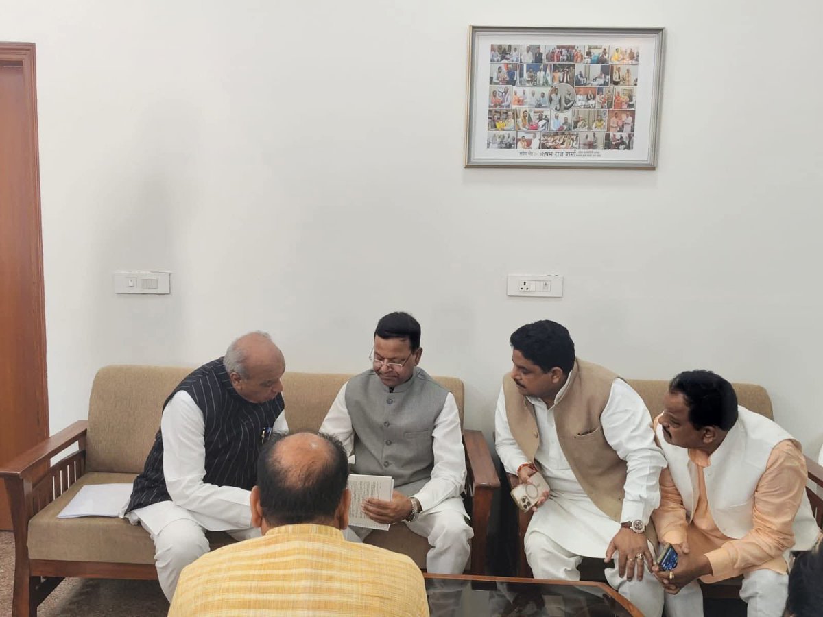 डाॅ० दिनेश चन्द्र शर्मा जिन्दाबाद
TFI जिन्दाबाद
आदरणीय यशस्वी राष्ट्रीय अध्यक्ष TFI डाॅ० दिनेश चन्द्र शर्मा का TET से मुक्त कराने हेतु अथक प्रयास जारी।
जय हो
<a href="/DrDCSHARMAUPPSS/">Dr Dinesh Chandra Sharma</a> 
<a href="/TFI4India/">T.F.I.(Teachers federation of india)</a> 
<a href="/dileepuppss/">DILEEP PANDEY</a>