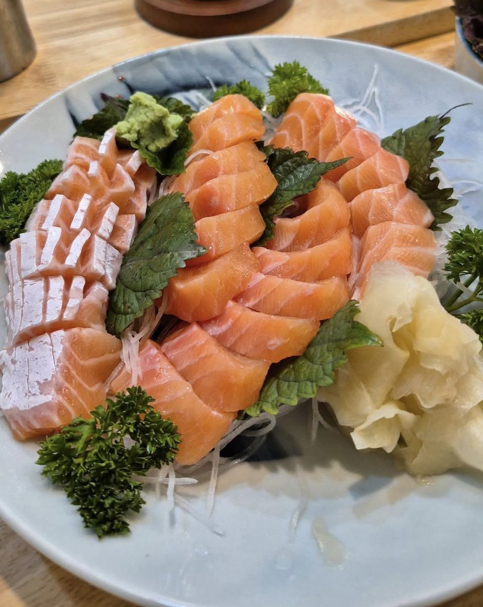 “Món gỏi Cá Hồi “ ngon nhất khi chấm với gì các Bạn 🇰🇷🎌🇨🇳❤️