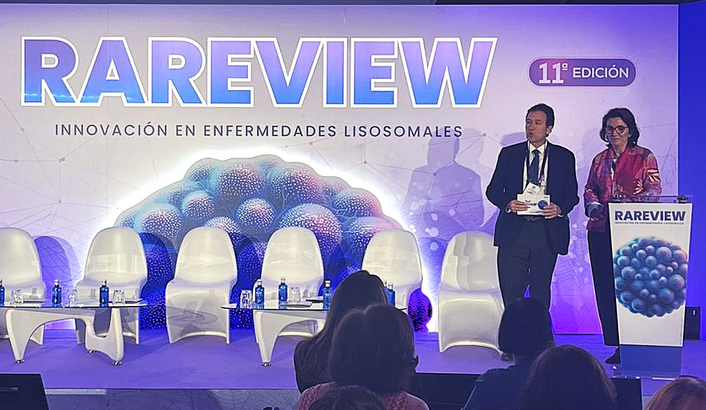 RarasReales's tweet image. Los avances y novedades en #MPS finalizan esta serie de presentaciones con lo último en #EnfermedadesLisosomales. 

Se encargan de contárnoslas la Dra. Mireia del Toro @mireiadt @vallhebron y el Dr. Antonio González-Meneses @HospitalUVRocio.