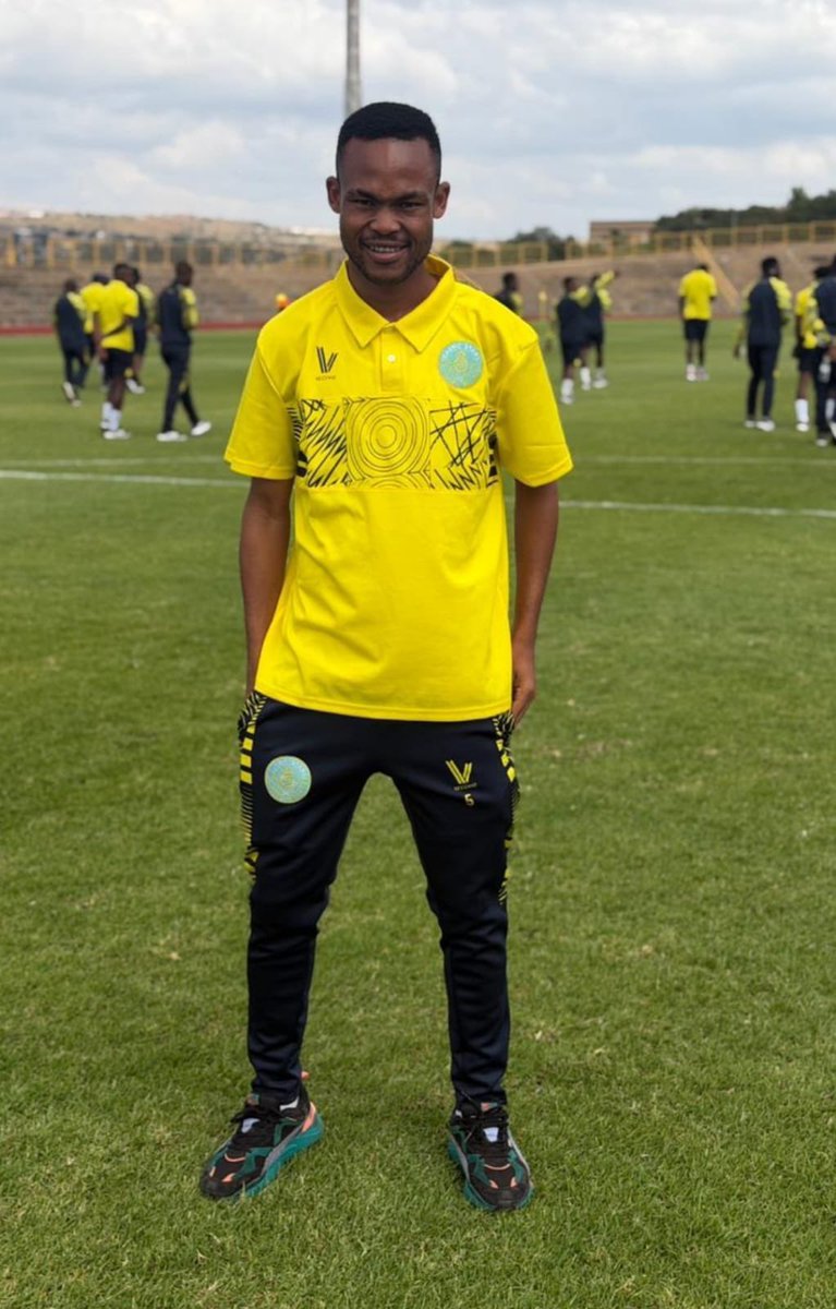 Sport_TUT's tweet photo. Another proud moment for #TUTFootball
We are proud to announce that TUT’s very own Thuso "Gala Dinner" Mlamla has officially been registered by Casric Stars FC in the NFD-Motsepe Foundation Championship
Your hard work, dedication, and talent continue to open doors. Wishing you nothing but success in this new chapter. Go shine and make us proud!
#TUTSport #TUTFootball
#ProudlyTUT #NFD