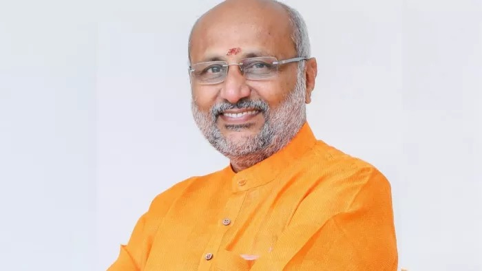 airnewsalerts's tweet image. Vice President C. P. Radhakrishnan (@CPR_VP) to be on a two-day visit to #SriLanka from tomorrow. 

This will be his first bilateral visit to the neighbouring country. He will call on the Sri Lankan President Anura Kumara Dissanayake.

VP will meet the Sri Lankan Prime Minister,