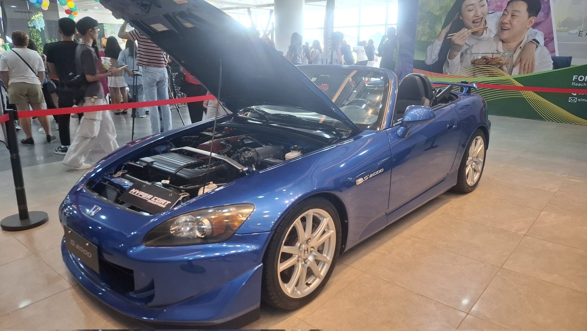 DavaoJp's tweet photo. Sta.Lucia Mall Davao
CAR SHOW IN DAVAO https://t.co/dvhZKe3EIh