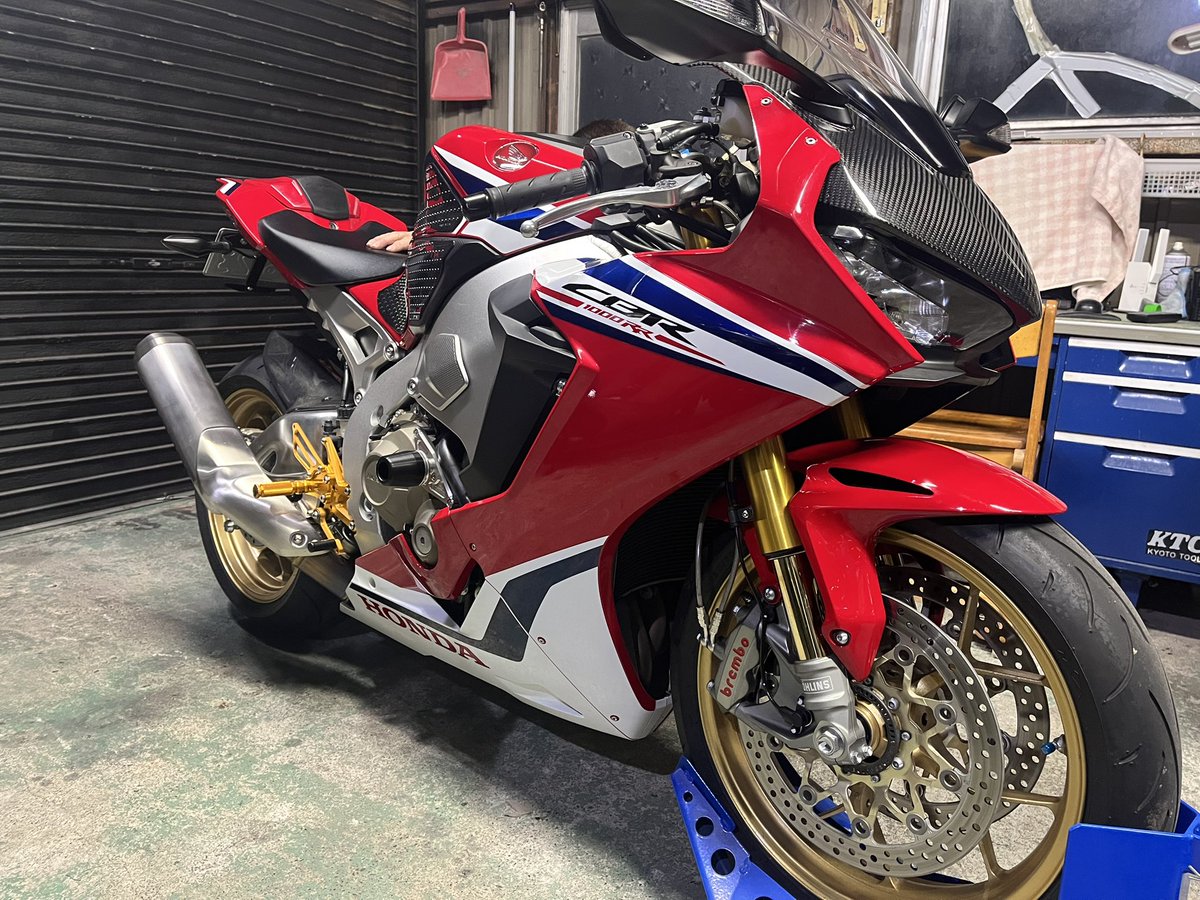 あんな tweet media