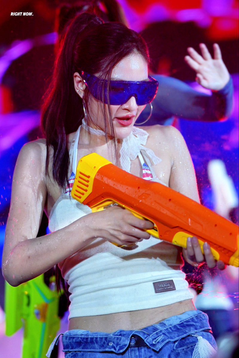 RIGHT NOW. tweet media