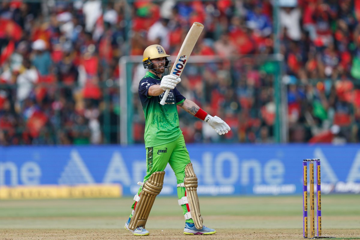 IPL's tweet image. 5️⃣0️⃣ reasons to absolutely love this knock 👏

Phil Salt keeps #RCB going with a 30-ball half-century 

Updates ▶️ bit.ly/TATAIPL-2026-26

#TATAIPL | #KhelBindaas | #RCBvDC | @RCBTweets