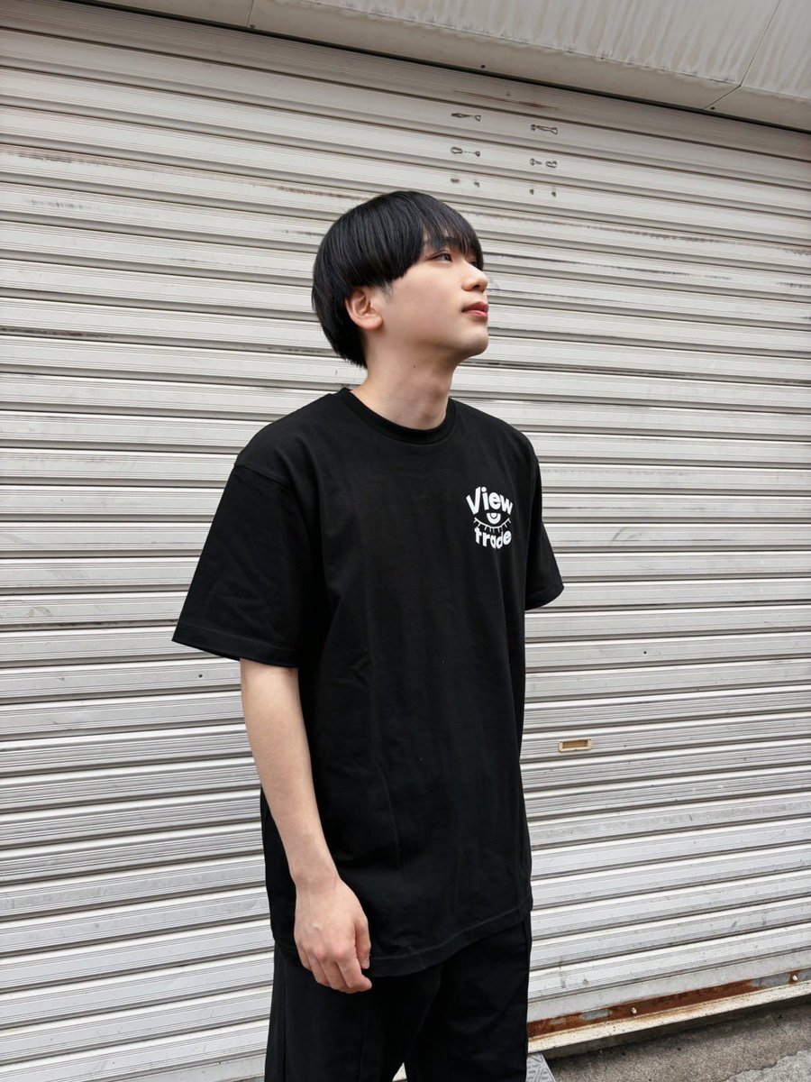 viewtrade_band's tweet photo. 【お知らせ】

" ViewtradeシンプルロゴT” ¥3,500ｰ

明日の公演より販売開始。 https://t.co/27nbpfzW3E