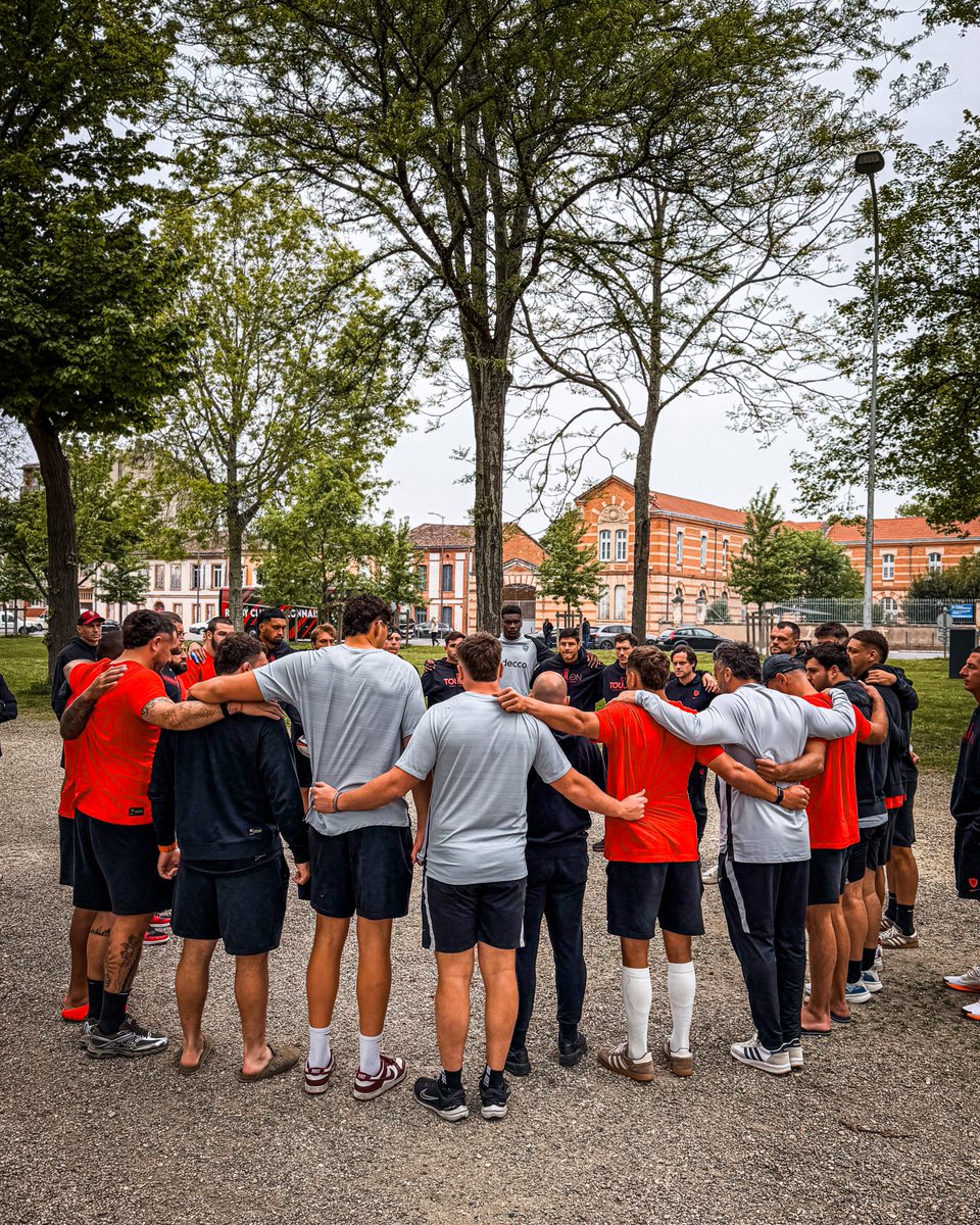 RCTofficiel's tweet photo. ๐๐๐๐๐๐๐๐๐๐ ๐
Derniรจre rรฉpรฉtition avant le match โ๏ธ๐ช
#ParceQueToulon #USMRCT https://t.co/aju4PYFJxb